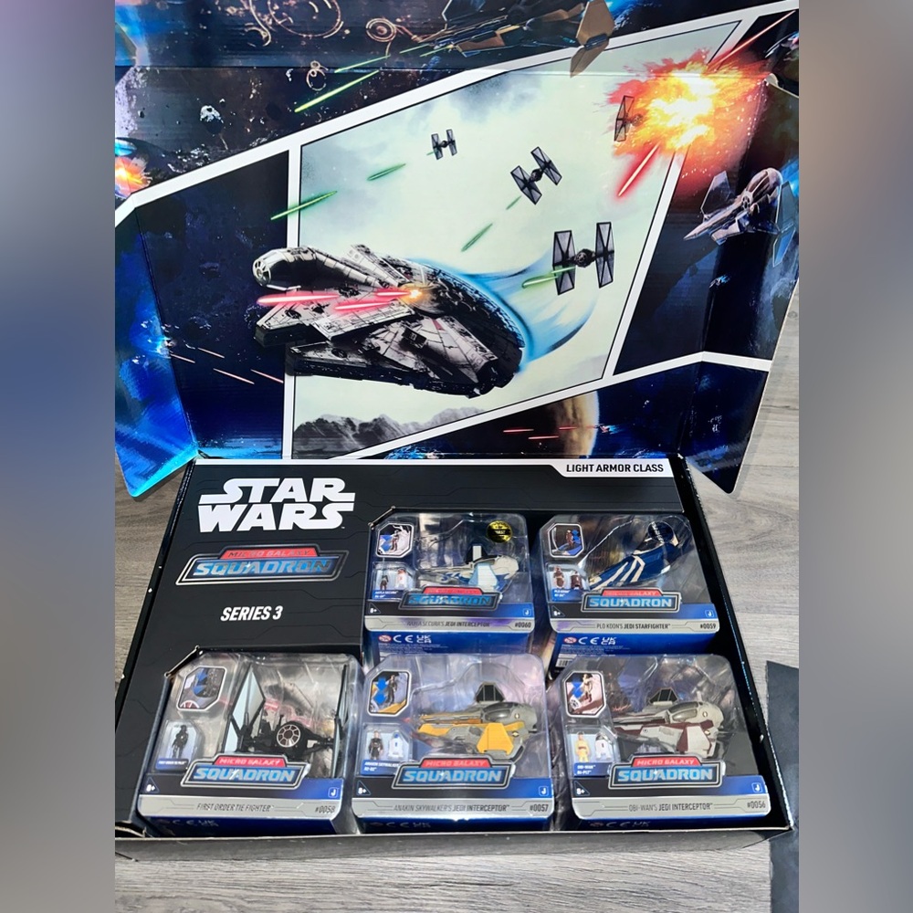 STARWARS Light Armor Class Series 3 Box Set includes limited edition